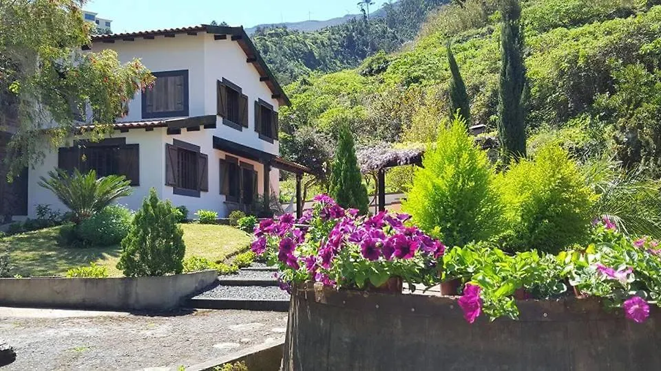 הוילה São Vicente Quinta O Refugio בקתה